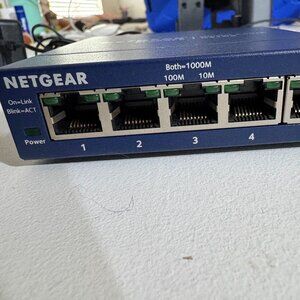 NETGEAR ProSAFE GS105 Gigabit Switch 5 Port Ethernet with Power Adapter